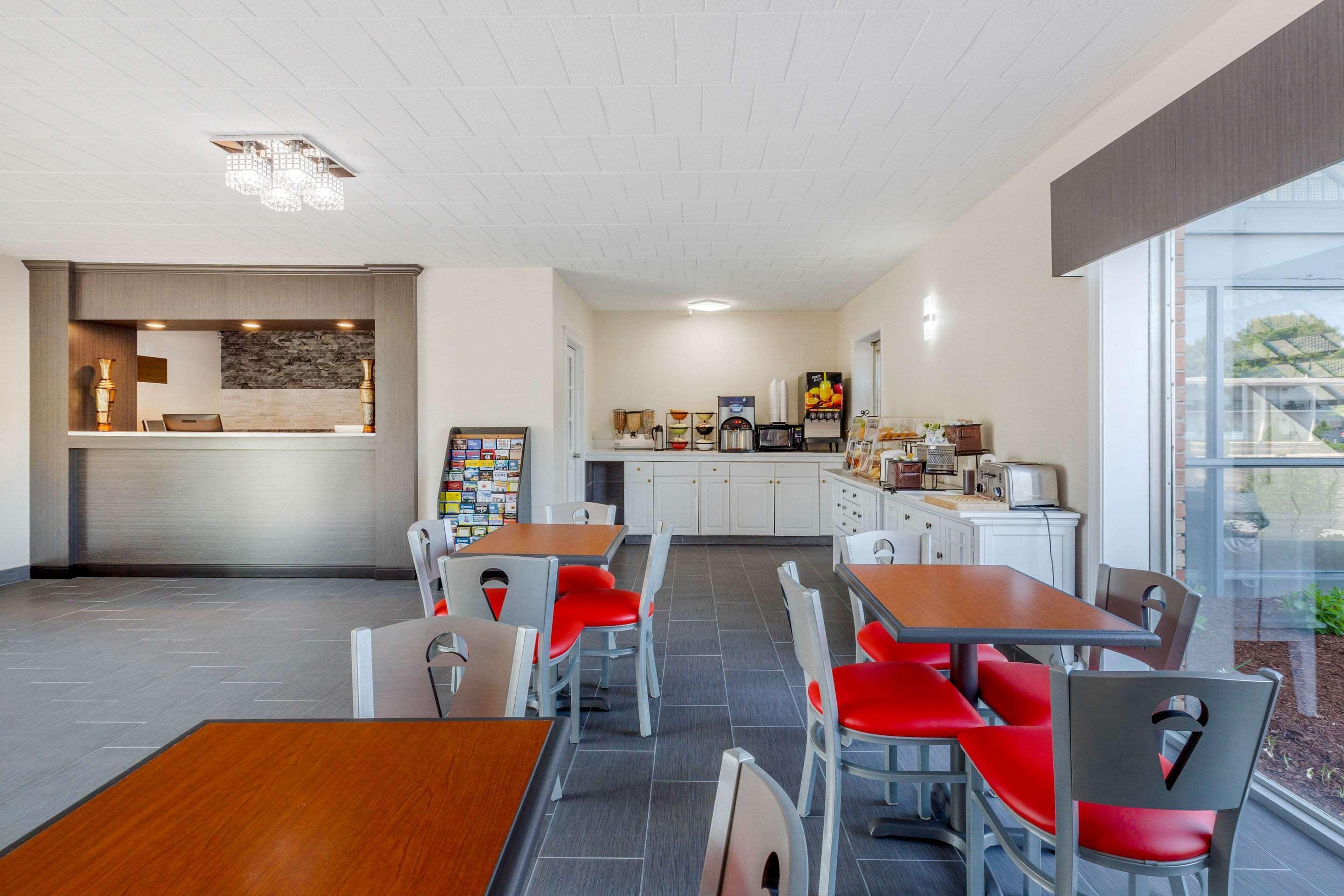 Rodeway Inn Мистик Экстерьер фото