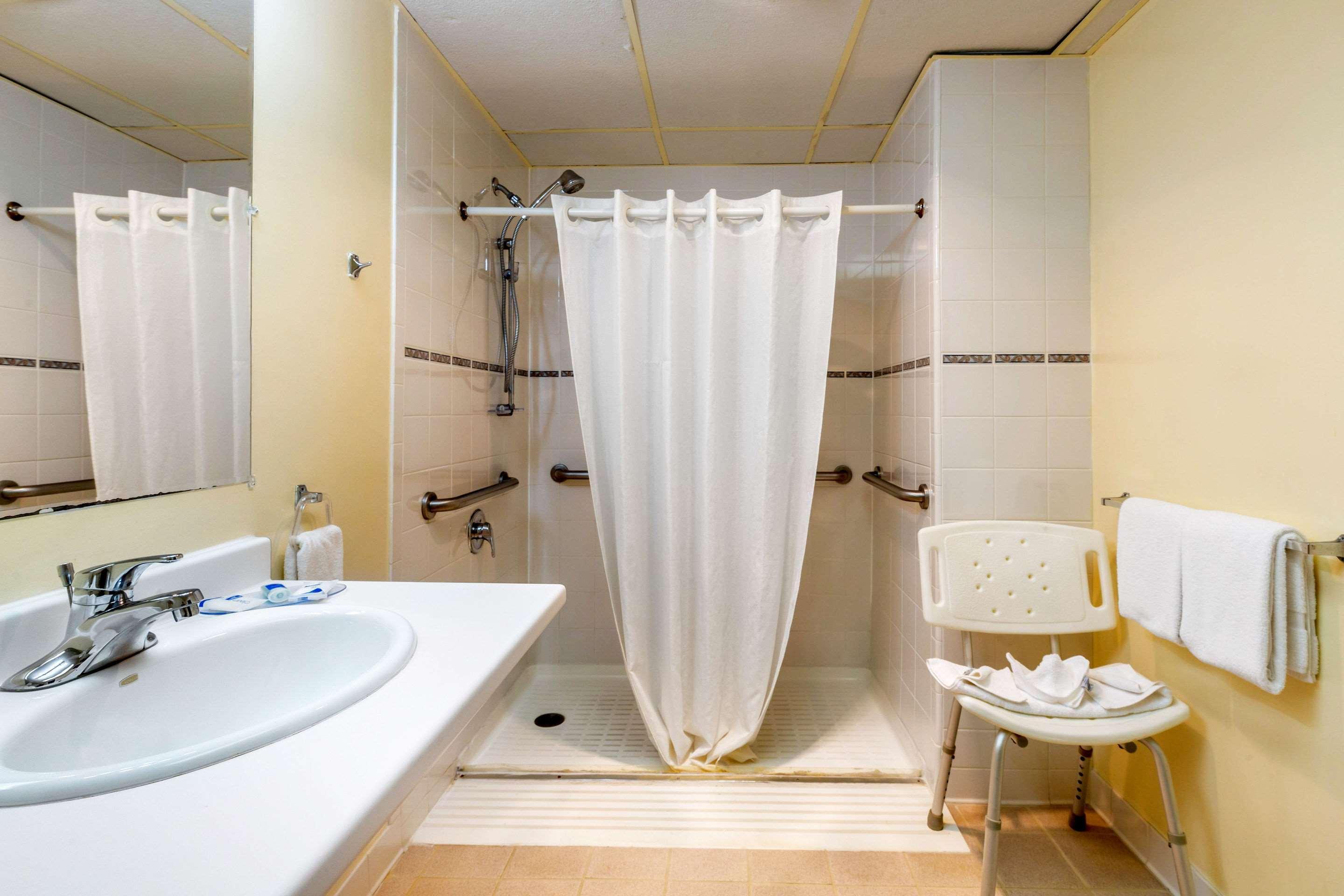 Rodeway Inn Мистик Экстерьер фото