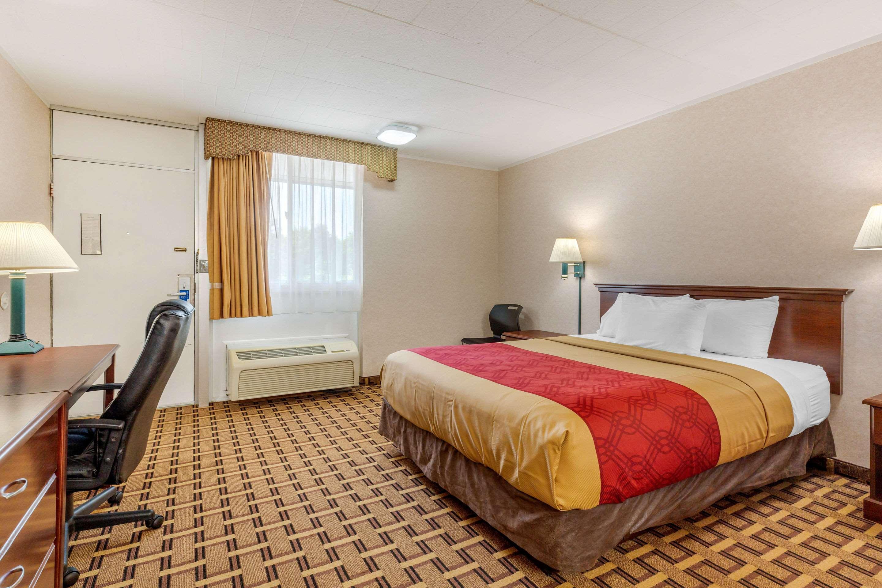 Rodeway Inn Мистик Экстерьер фото