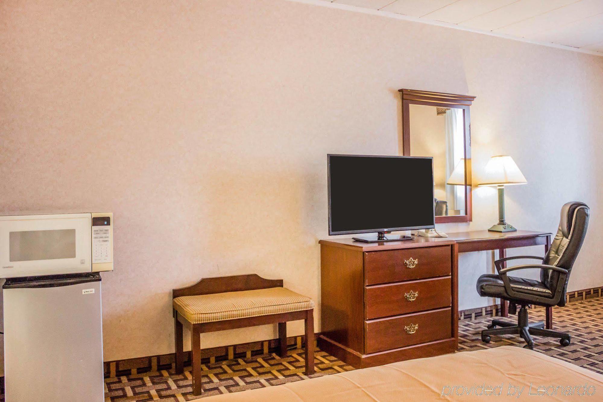 Rodeway Inn Мистик Экстерьер фото