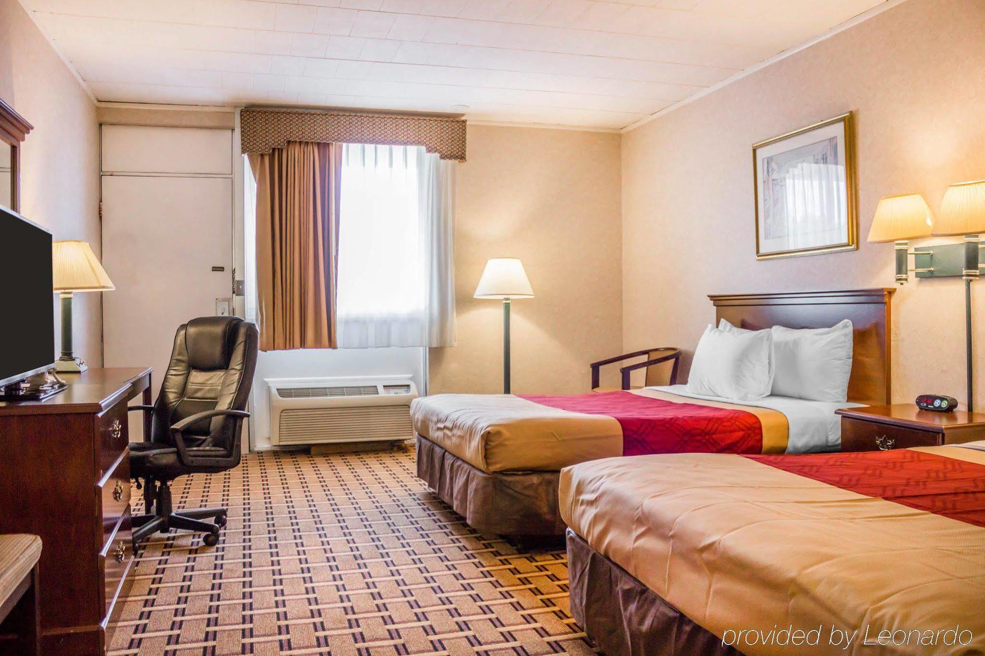 Rodeway Inn Мистик Экстерьер фото