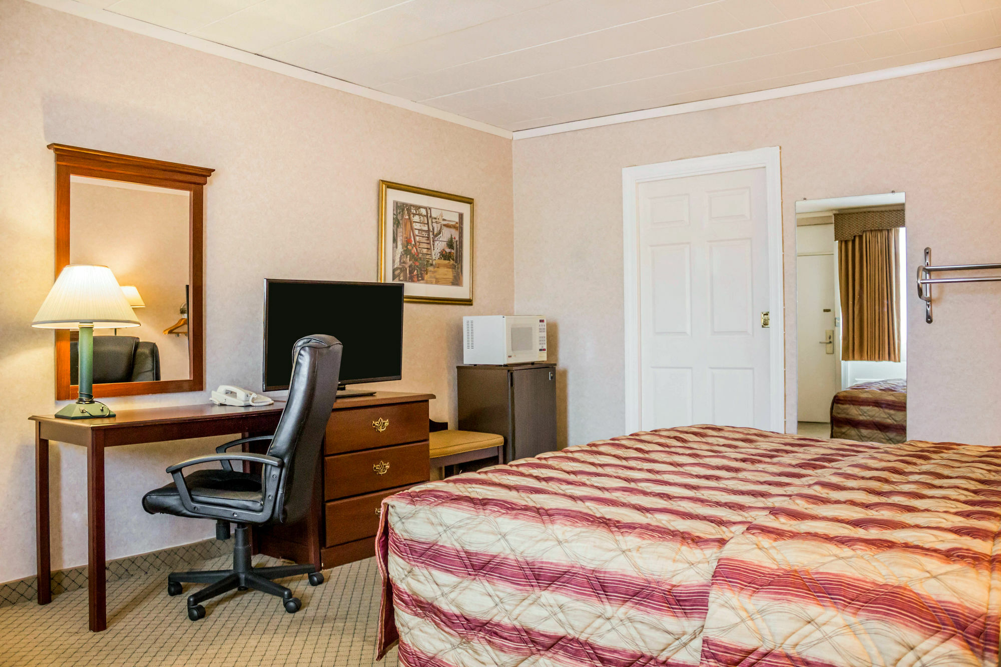 Rodeway Inn Мистик Экстерьер фото